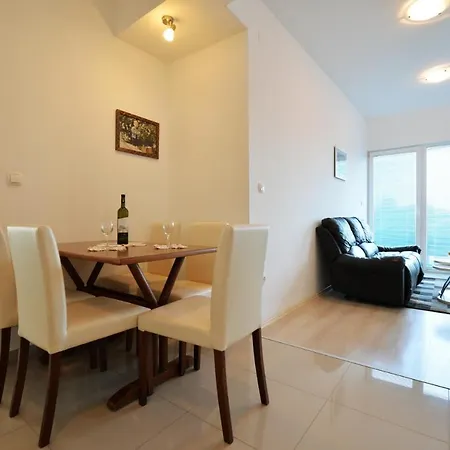 Lunga, Apartment Murter