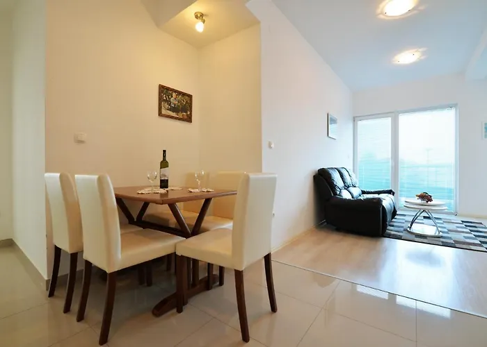 Lunga, Apartman Murter