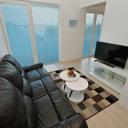 Lunga, Apartmán *